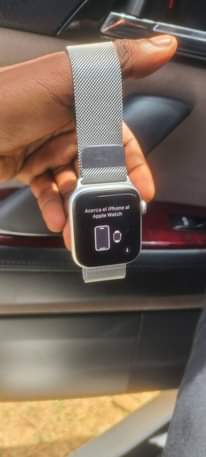 A picture of Apple watch SE 2020