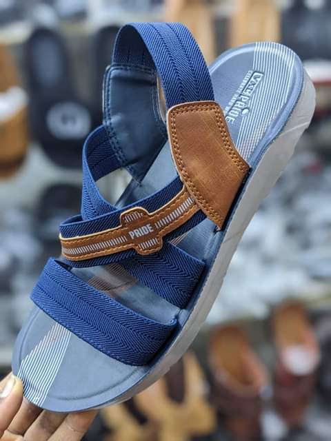 A picture of SANDALS