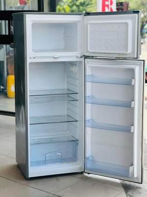 A picture of Nauza fridge za dukani zinagandisha sana na kupooza Chagua nikupe
