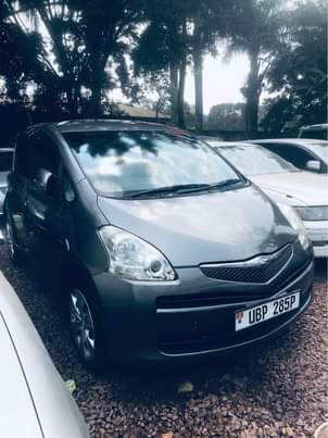 A picture of Toyota Ractis 2008
