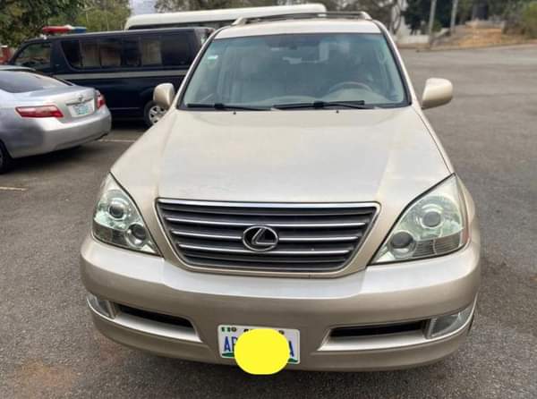 A picture of SHARP DEAL TO GRAB LOCATION ABUJA Very clean Lexus GX470
