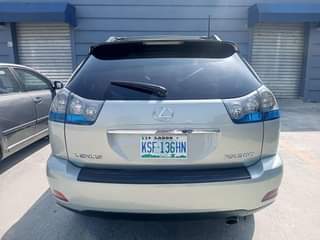 A picture of RX 330 Lexus
