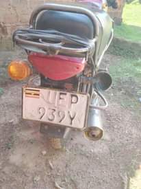 A picture of Bajaj boxer UEP 939Y