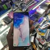 A picture of Dubai used phones