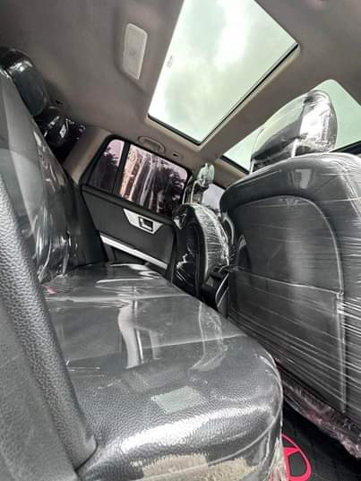 A picture of 2010 EXTREMELY CLEAN GLK350 WITH A CLEAR MOVEMENT DUTY