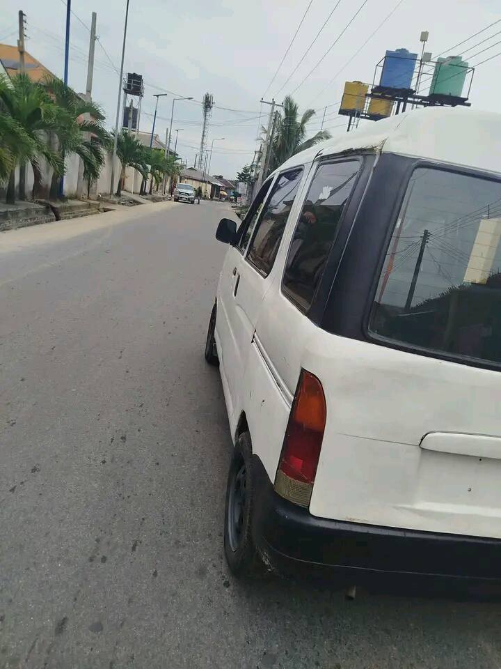 A picture of Hijet mini bus