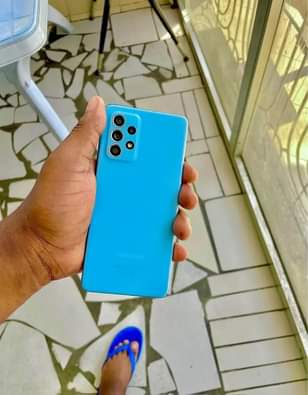 A picture of Samsung A52