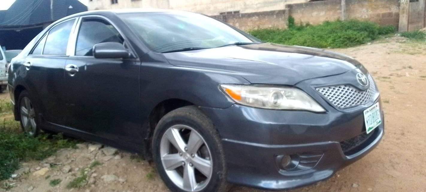 A picture of 2010 TOYOTA CAMRY 2010