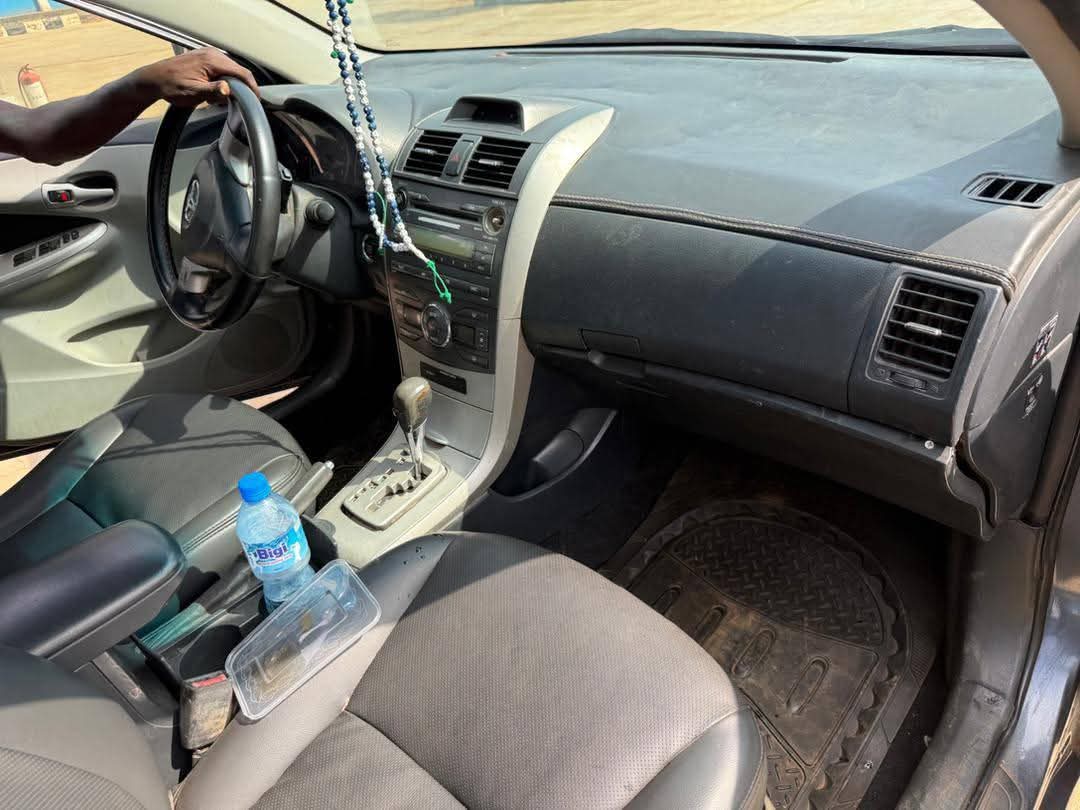 A picture of 2012 Toyota corolla