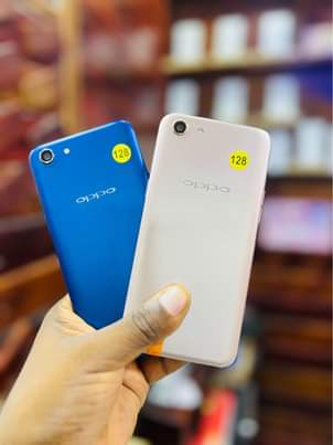 A picture of Oppo A83