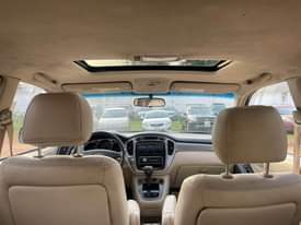 A picture of Toyota Highlander 2004