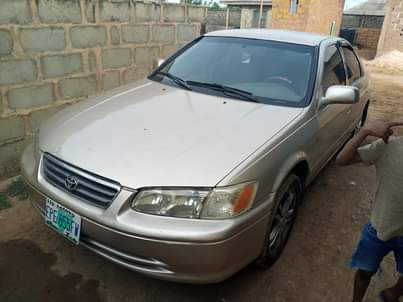 A picture of Toyota Camry 2001