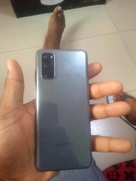 A picture of SAMSUNG GALAXY S20