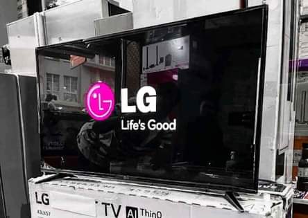 A picture of 32inch Flat Screen TVs On Promotion Sale 320 000ugx Above