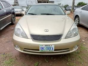 A picture of Highest grade Lexus ES 330 Everything is intact and untouched