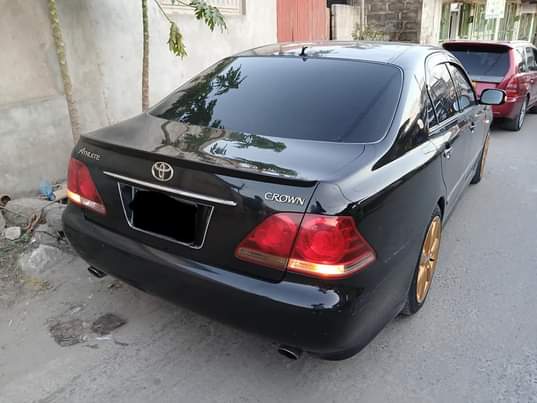 A picture of CROWN ATHLETE.. EA CALL 0712827933 Cc 2490 Sunroof New tyre