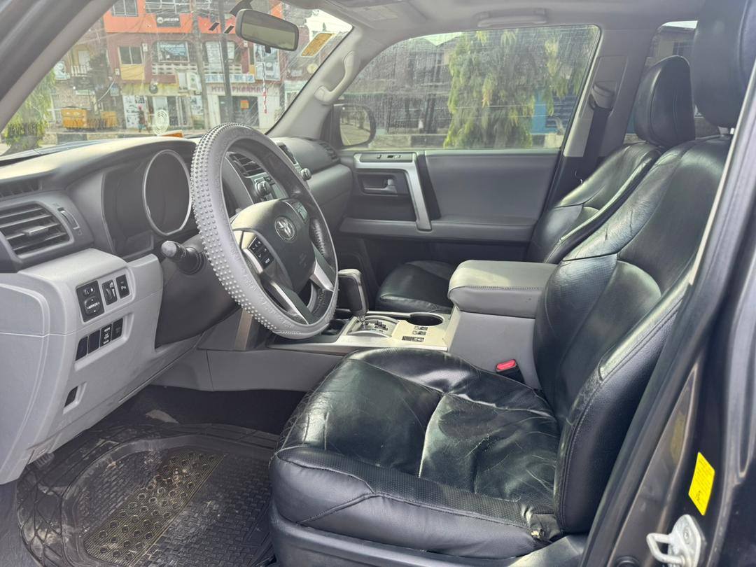 A picture of Toyota 4Runner 2010