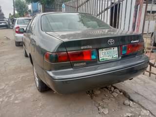 A picture of 2001 TOYOTA CAMRY