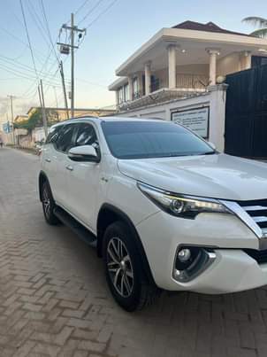 A picture of Toyota fortuner