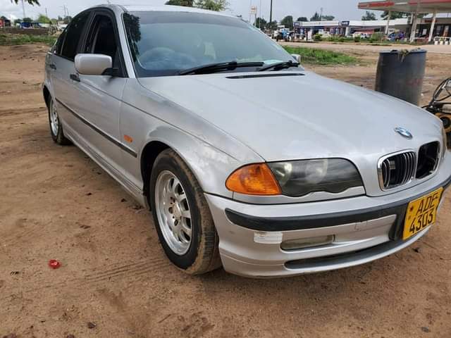 classifieds/cars bmw