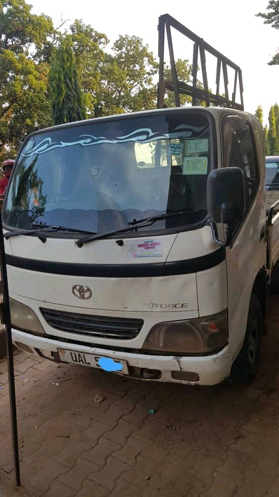 A picture of Toyota toyace