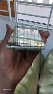 A picture of Samsung s6 plain Gb 32 ram 2 Exchange luksa
