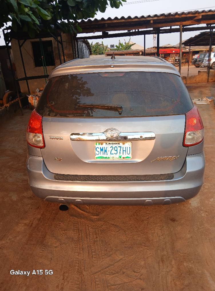 A picture of Toyota matrix