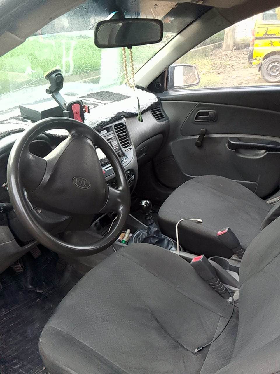 A picture of Kia Rio 2006