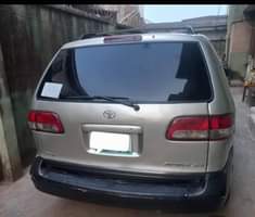 A picture of First body sienna 2002