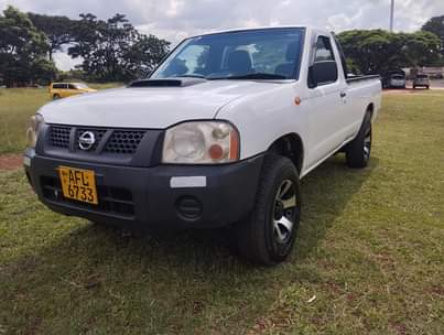 used nissan np300