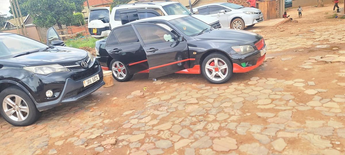A picture of Toyota alteza