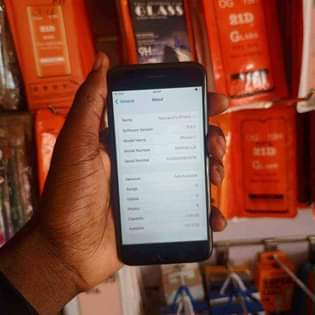 A picture of IPHONE 7 128GB CLEAN 260K LAST TODAY 0708553022
