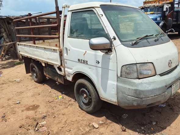 A picture of Mazda Pickup