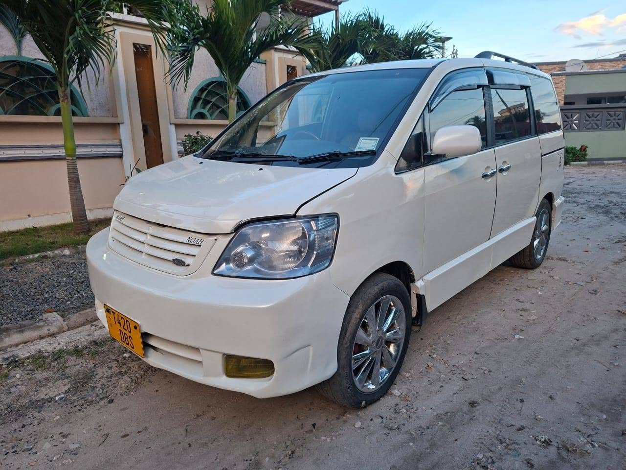 A picture of TOYOTA NOAH NEW SHAPE DBS