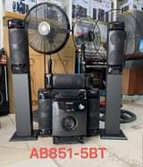 A picture of Jipatie radio bomba kabisa kwa bei pow tu usafiri ni