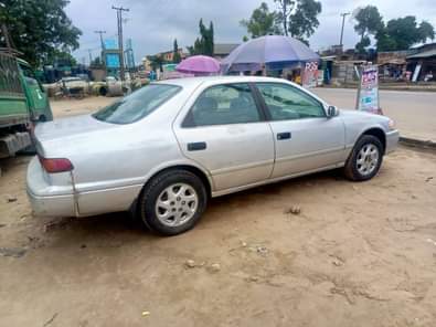 A picture of 2002 Toyota Camry Buy and drive AC working Gear selecting