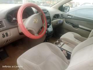 A picture of This Sienna has a very good engine and gear Ac