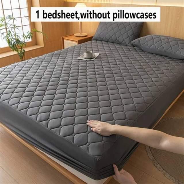 A picture of Waterproof bedcover hazipitishi maji 0692436124