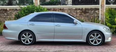 A picture of TOYOTA CROWN BEI...........17.8M