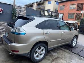 A picture of Pure first body 2006 Rx330 sound engine and gear ac