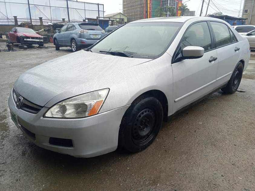 A picture of Very clean Honda Accord DC 2007 buy and drive