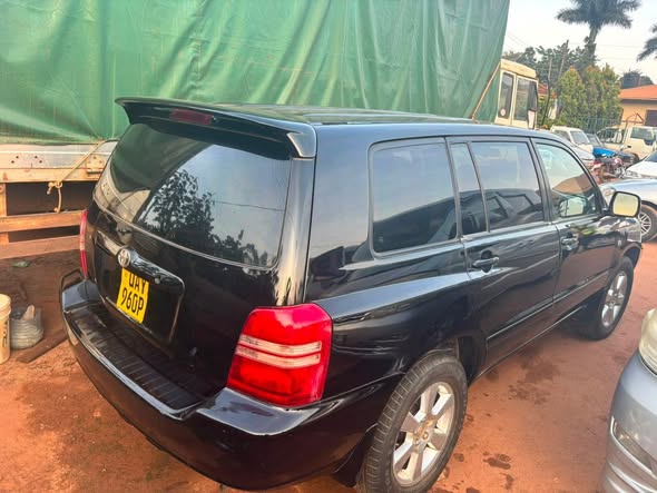 A picture of Toyota kluger 16m