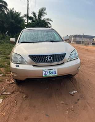 A picture of LEXUS Rx 330 2005 MODEL Nigerian Used and Excellent Condition