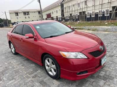 A picture of This is crystal clean Camry 2009 model sport utility pure