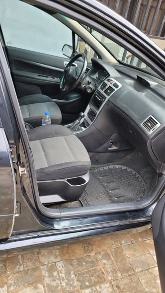 A picture of Peugeot 307 salon