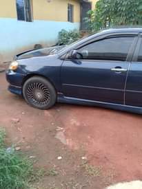 A picture of Toyota corolla 2004 SE