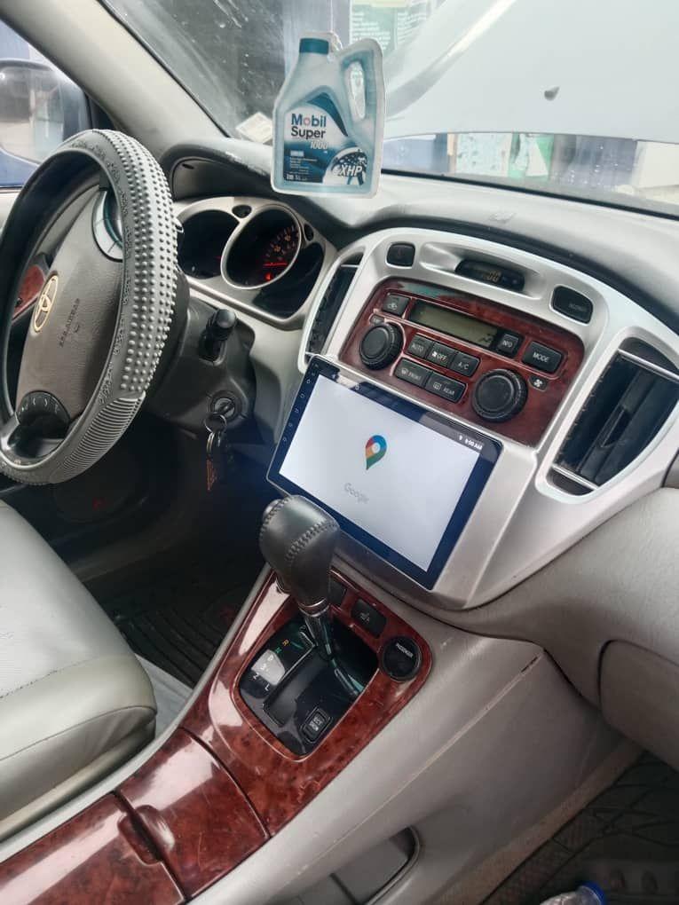 A picture of 2005 Toyota highlander 2006