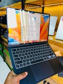 A picture of Macbook Air M2