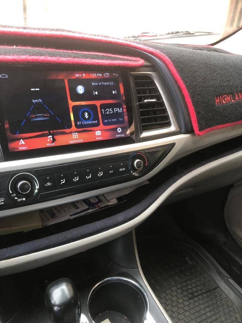 A picture of 2014 Toyota Highlander 2014