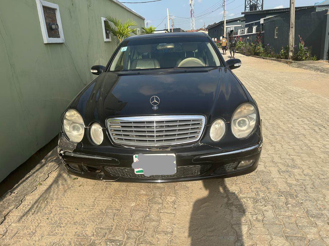 A picture of Registered 2006 Mercedes Benz E320 neatly used faultless